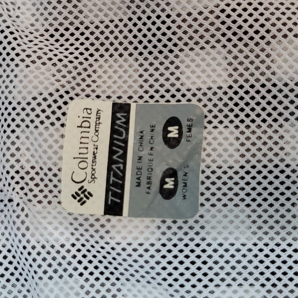 Columbia Women's Bonehead PFG button up shirt Med. - Picture 5 of 13